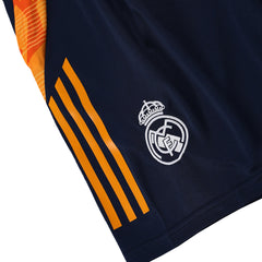 Maillot d'entraînement d'avant-match du Real Madrid 2024/25 (maillot + short)