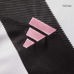 Maillot domicile Juventus 2025/26 noir et blanc