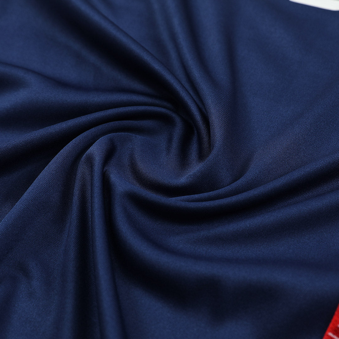 Manchester United Pre-Match Fußballtrikot-Set 2024/25 (Trikot + Shorts)