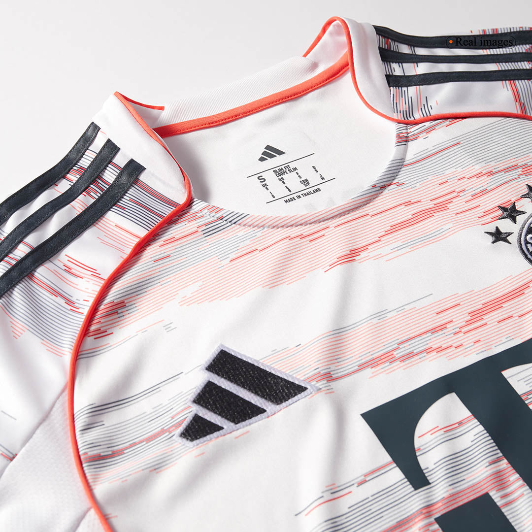 Bayern München Auswärts-Fußballtrikot 2025/26 (Trikot + Shorts)