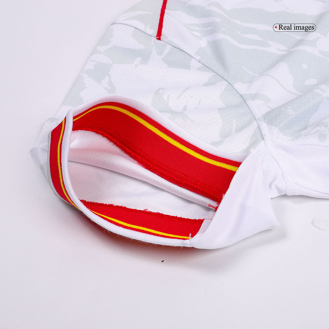 Liverpool Auswärts-Fußballtrikot 2024/25 (Trikot + Shorts + Socken)