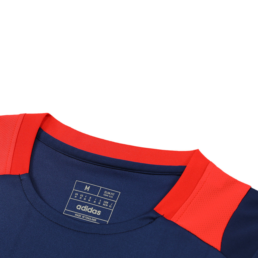 Manchester United Pre-Match Fußballtrikot-Set 2024/25 (Trikot + Shorts)