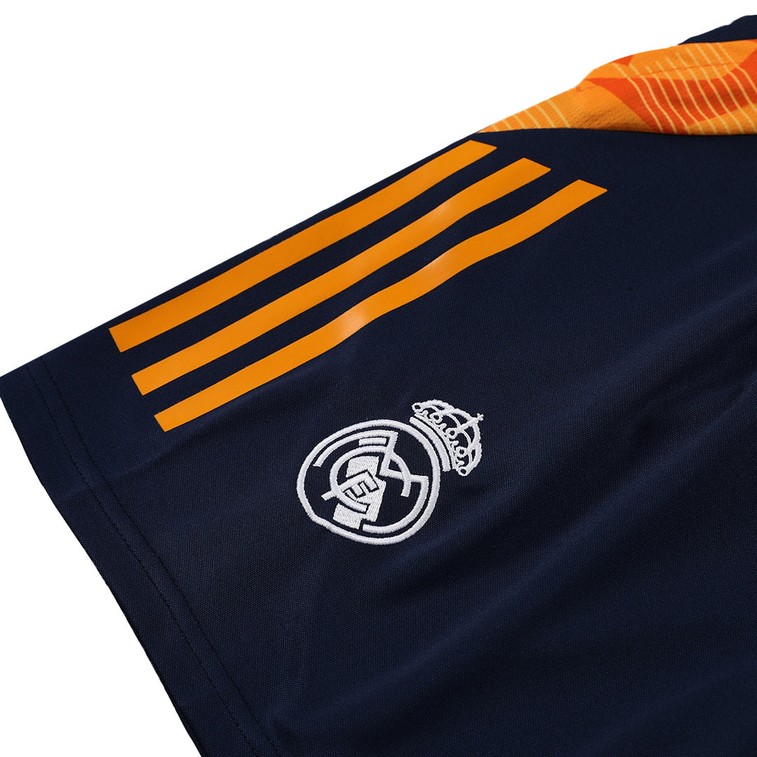 Real Madrid Pre-Match Trainings-Fußballtrikot-Set 2024/25 (Trikot + Shorts)