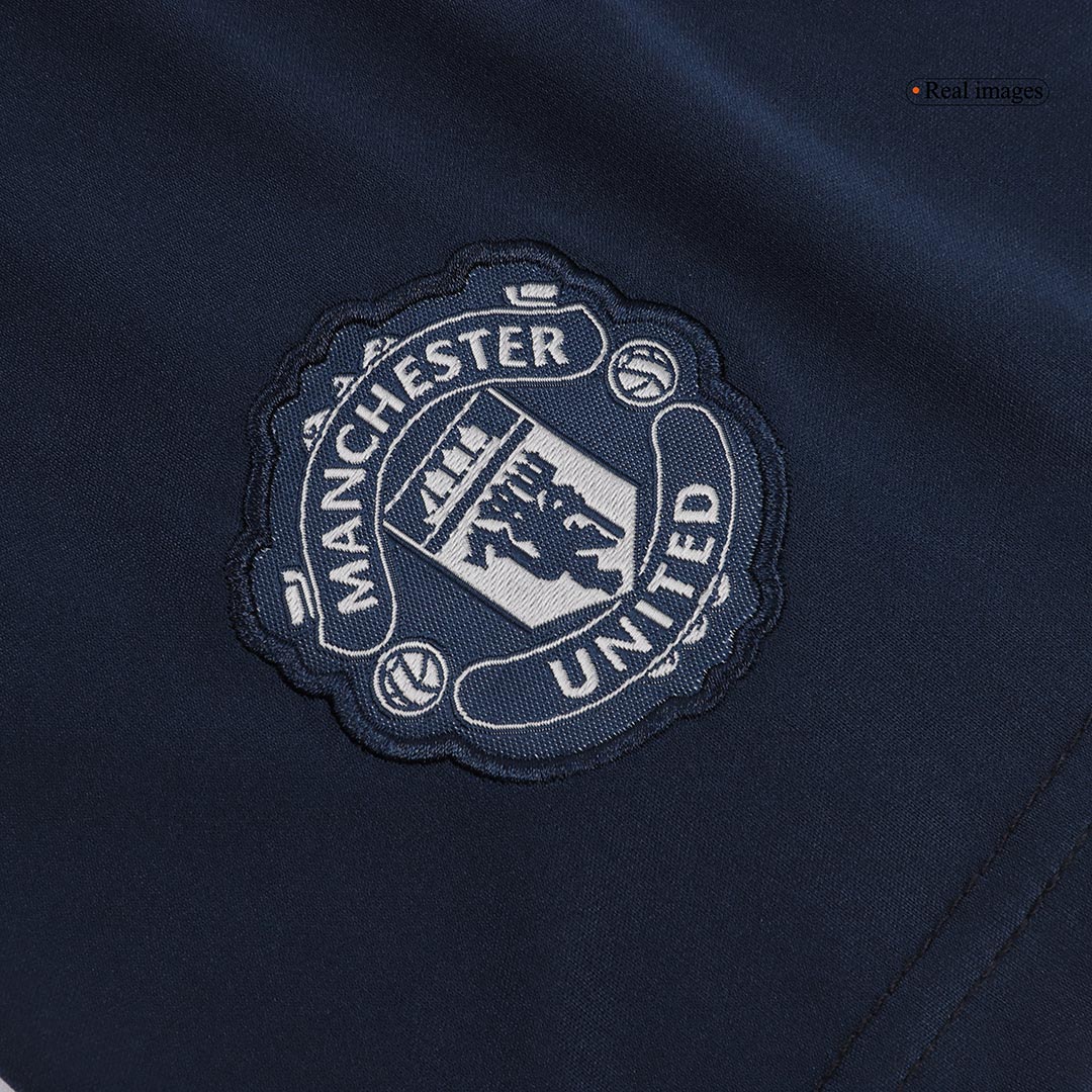 Manchester United Auswärts-Fußballtrikot 2024/25 (Trikot + Shorts + Socken)