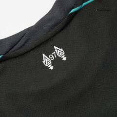 Liverpool Auswärts-Fußballtrikot 2024/25 (Trikot + Shorts + Socken)