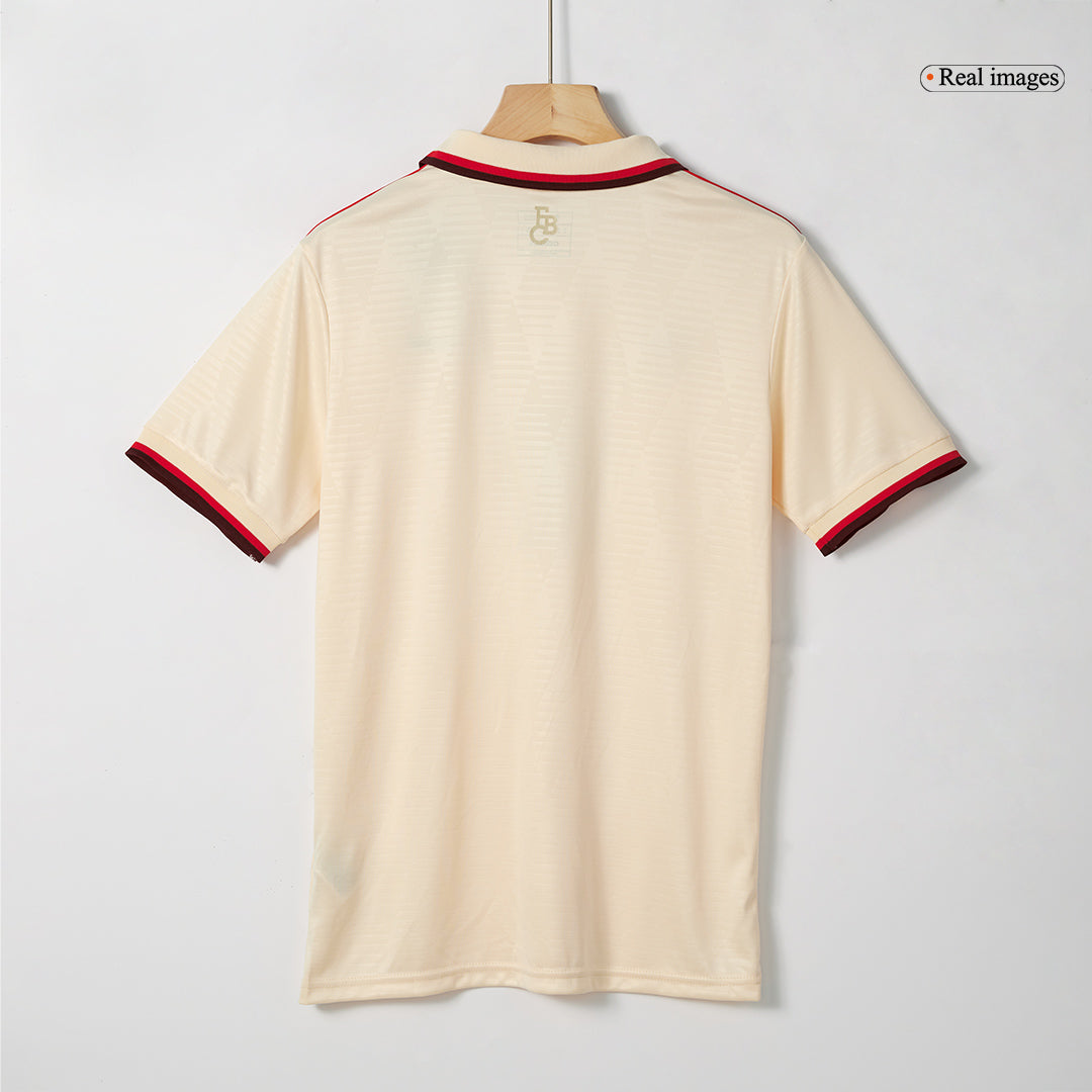 Bayern München Auswärts-Fußballtrikot 2024/25 (Trikot + Shorts) – UCL