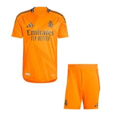 Real Madrid Auswärts-Fußballtrikot Authentic 2024/25 (Trikot + Shorts)
