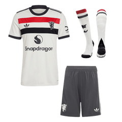 Manchester United Auswärts-Fußballtrikot 2024/25 (Trikot + Shorts + Socken)