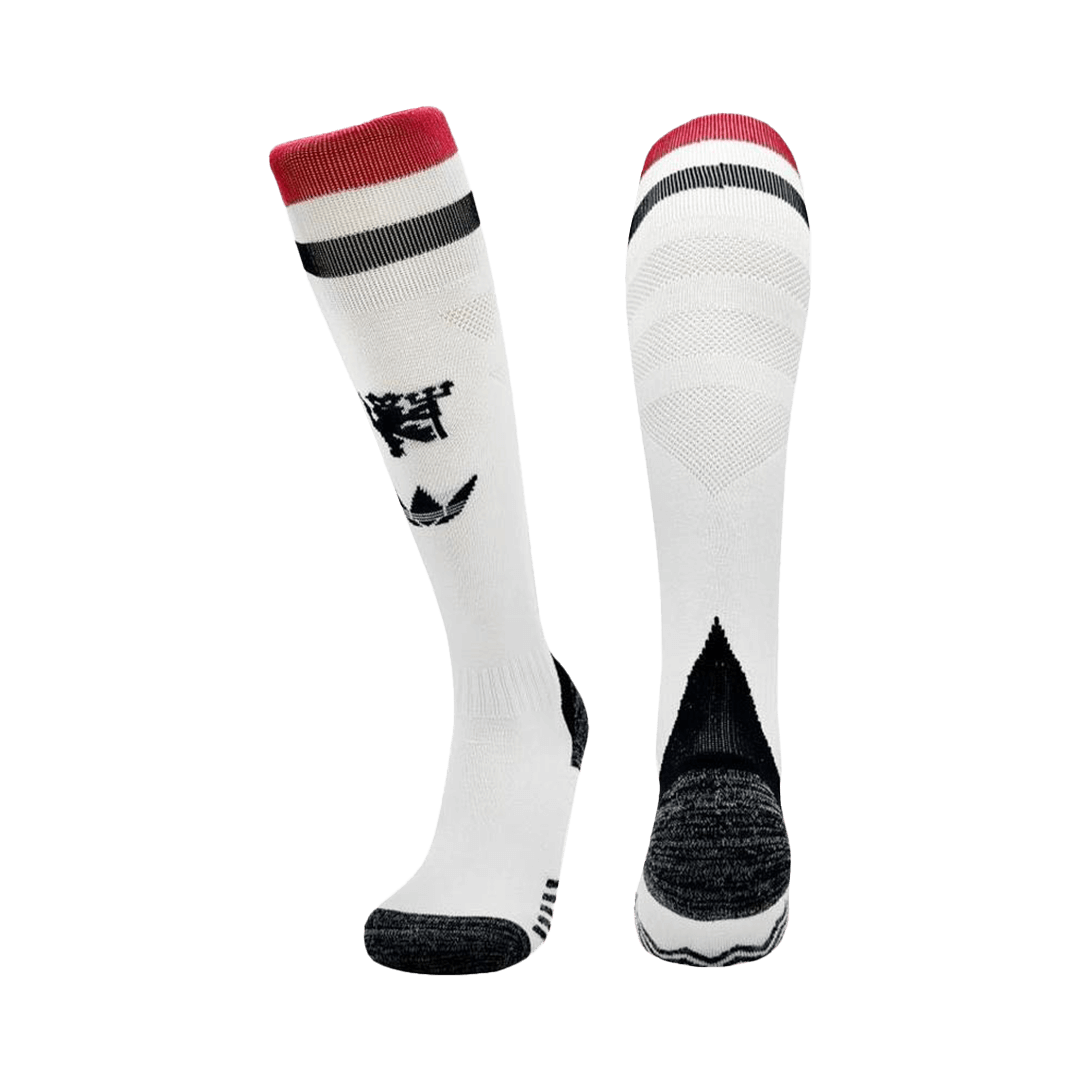 Manchester United Auswärts-Fußballtrikot 2024/25 (Trikot + Shorts + Socken)