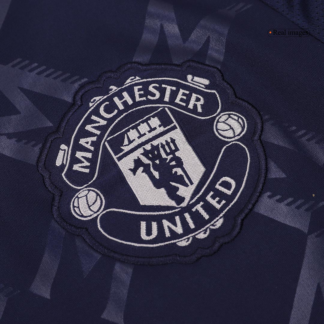 Manchester United Auswärts-Fußballtrikot 2024/25 (Trikot + Shorts)