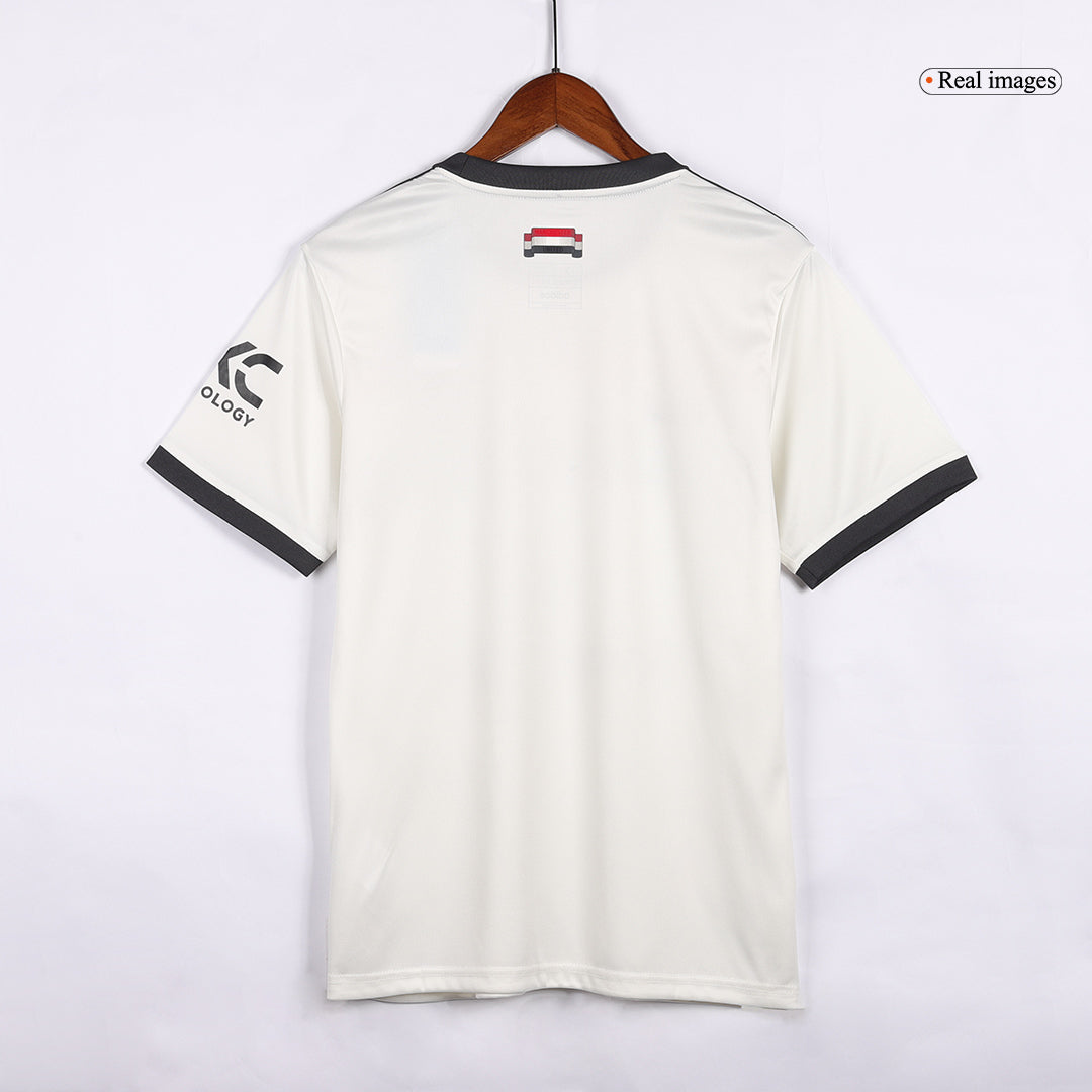 Manchester United Auswärts-Fußballtrikot 2024/25 (Trikot + Shorts + Socken)