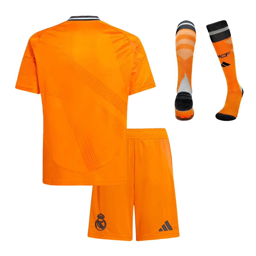 Maillot extérieur Real Madrid 2024/25 pour enfant (maillot, short, chaussettes)